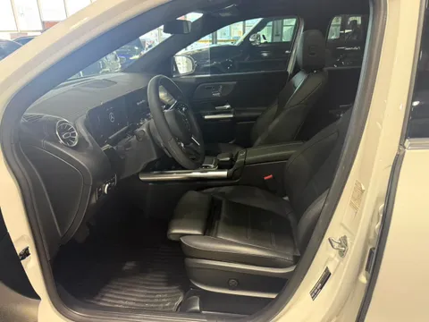 Mercedes-Benz Mercedes-Benz GLA