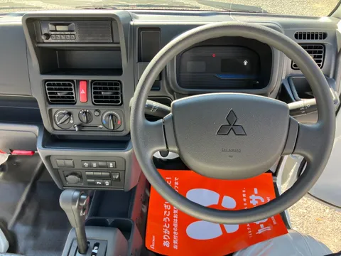 Mitsubishi Minicab Truck