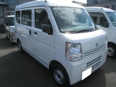 Nissan Clipper Van