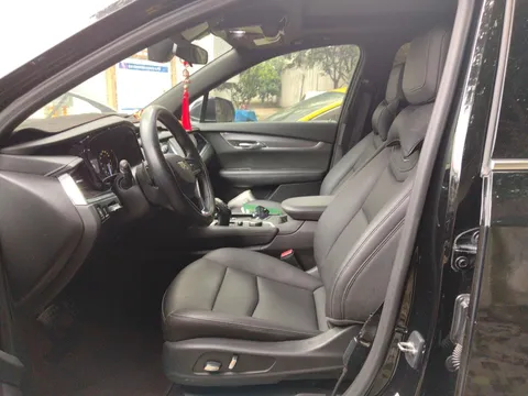 Cadillac XT6