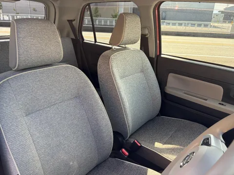 Daihatsu Mira Tocot