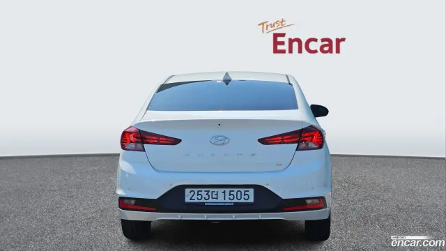 Hyundai Elantra (Avante)