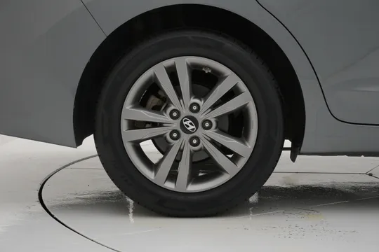 Hyundai Elantra (Avante)
