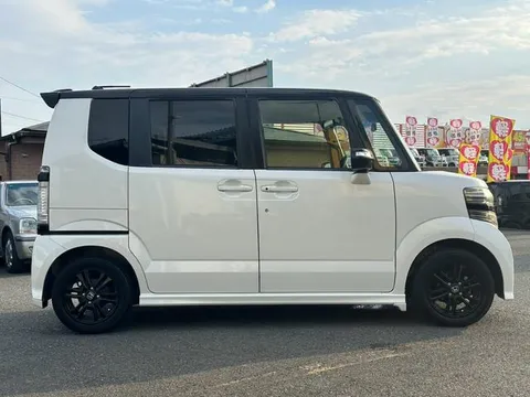 Honda N-BOX Custom