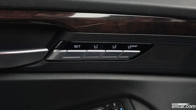 Genesis G90 (EQ900)