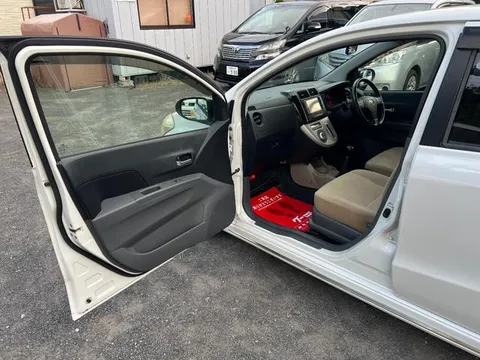 Daihatsu Mira Custom