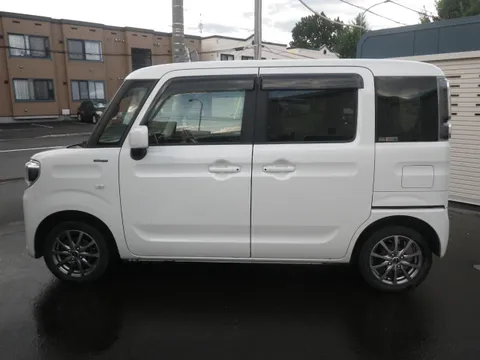 Suzuki Spacia