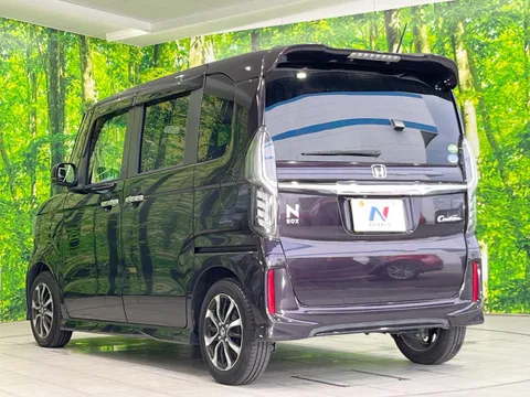 Honda N-BOX Custom