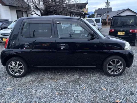 Daihatsu Esse