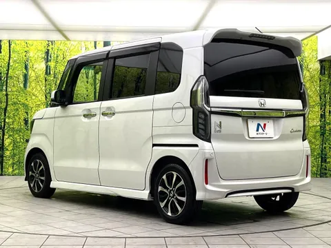 Honda N-BOX Custom