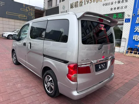 Nissan NV200