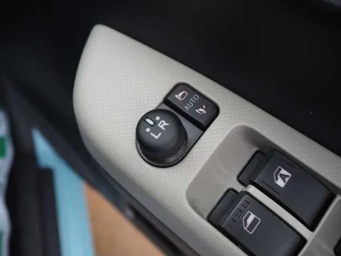 Daihatsu Mira Tocot