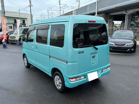 Toyota Pixis Van
