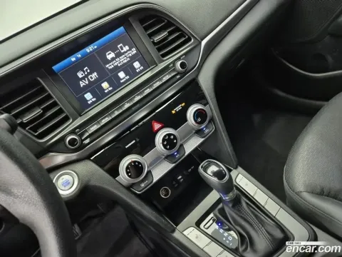 Hyundai Elantra (Avante)