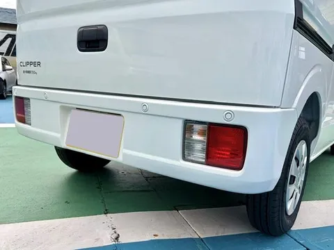 Nissan Clipper Van