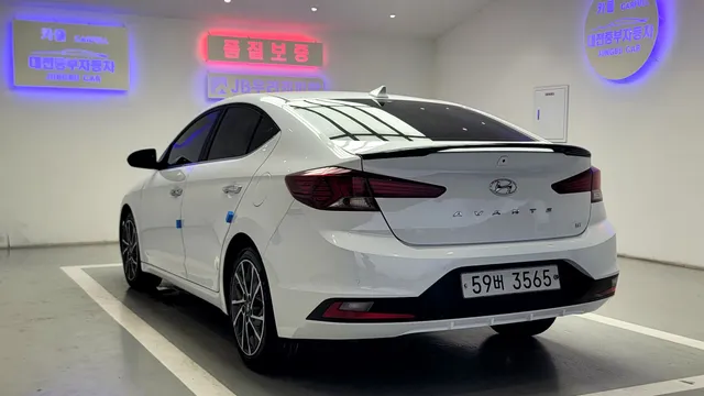 Hyundai Elantra (Avante)