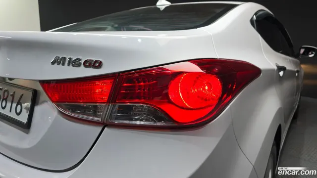 Hyundai Elantra (Avante)