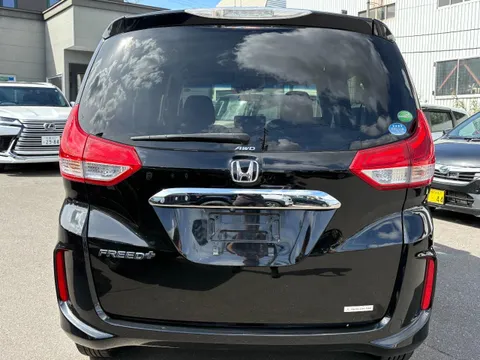 Honda Freed Plus