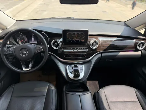 Mercedes-Benz V-Class