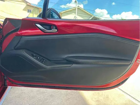 Mazda MX-5 (Roadster)