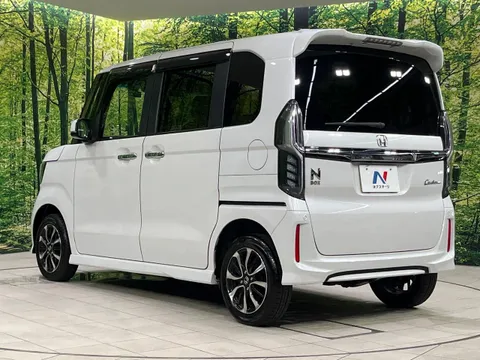 Honda N-BOX Custom