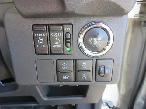 Toyota Pixis Mega