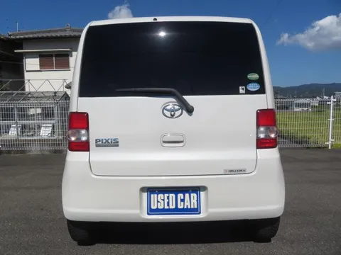 Toyota Pixis Space