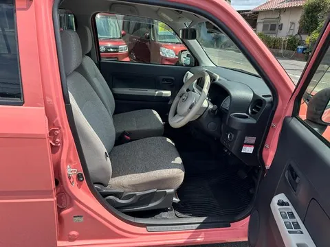 Daihatsu Mira Tocot