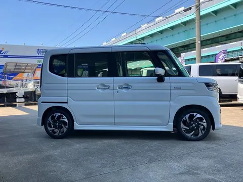 Suzuki Spacia Custom
