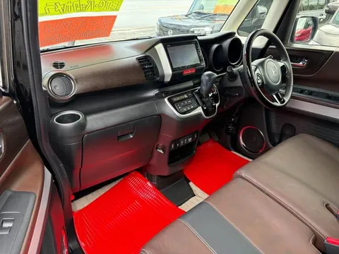Honda N-BOX Slash