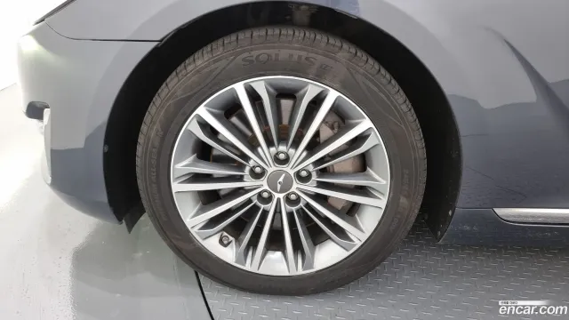 Genesis G90 (EQ900)