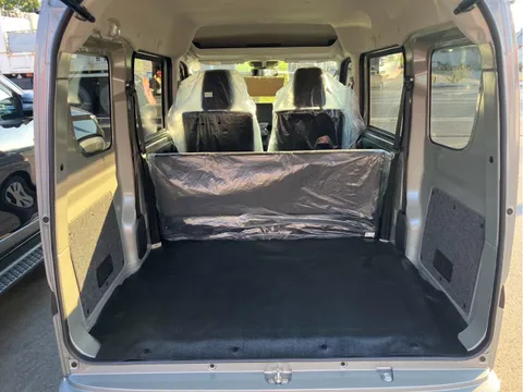 Nissan Clipper Van