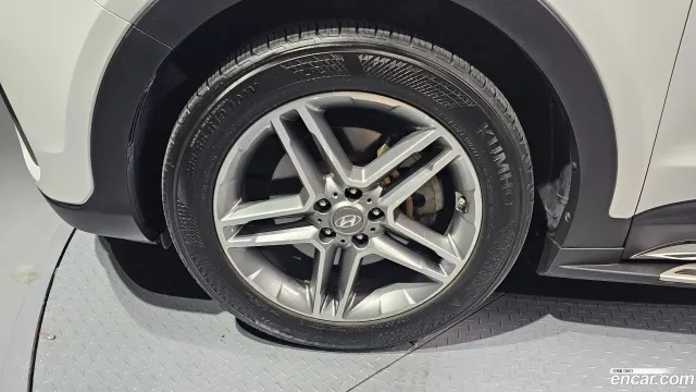 Hyundai Grand Santa Fe (Maxcruz)