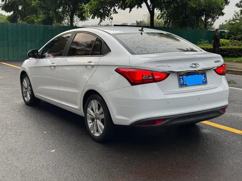 Chery Arrizo 5