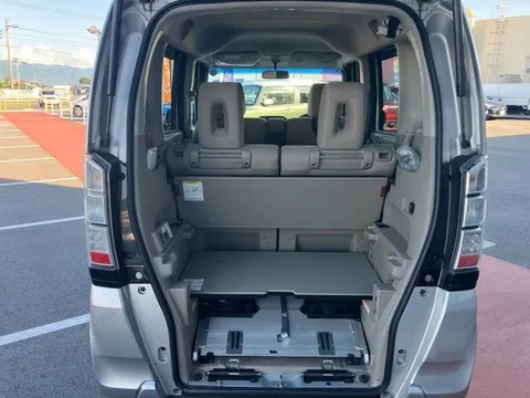 Honda N-BOX Plus