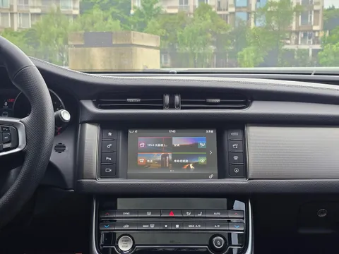 Jaguar XFL