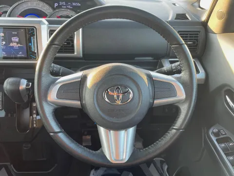 Toyota Pixis Mega