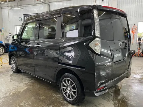 Toyota Tank