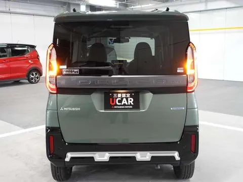 Mitsubishi Delica Mini