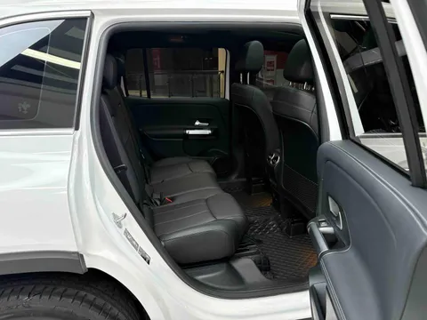 Mercedes-Benz Mercedes-Benz GLB