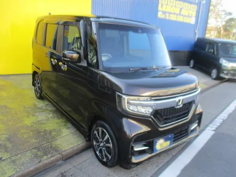 Honda N-BOX Custom