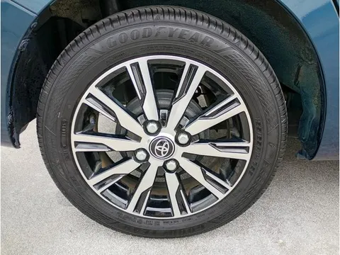 Toyota Pixis Mega