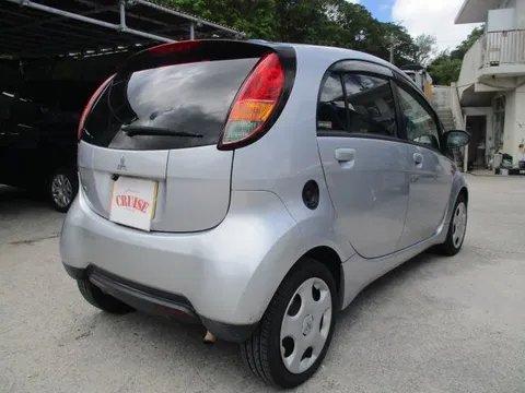 Mitsubishi I