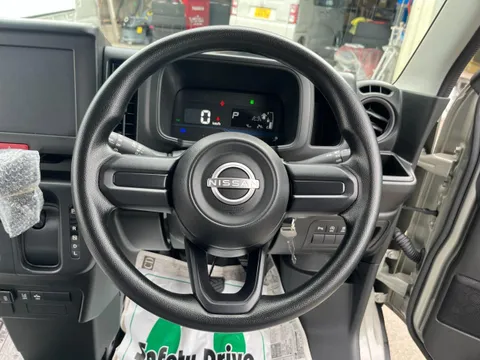 Nissan Clipper Van