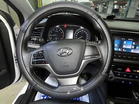 Hyundai Elantra (Avante)