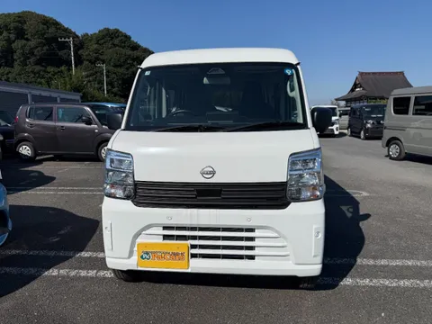Nissan Clipper Van