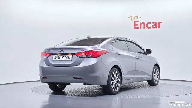 Hyundai Elantra (Avante)