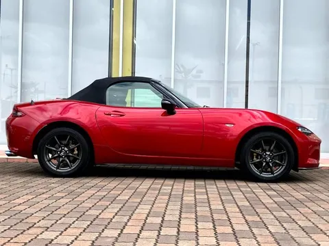 Mazda MX-5 (Roadster)