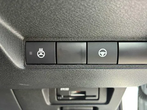 Nissan Note Aura