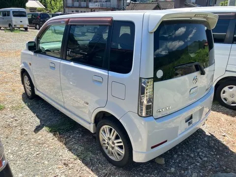 Nissan Otti